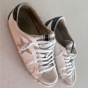 ShuShop White and Gold Star Sneakers